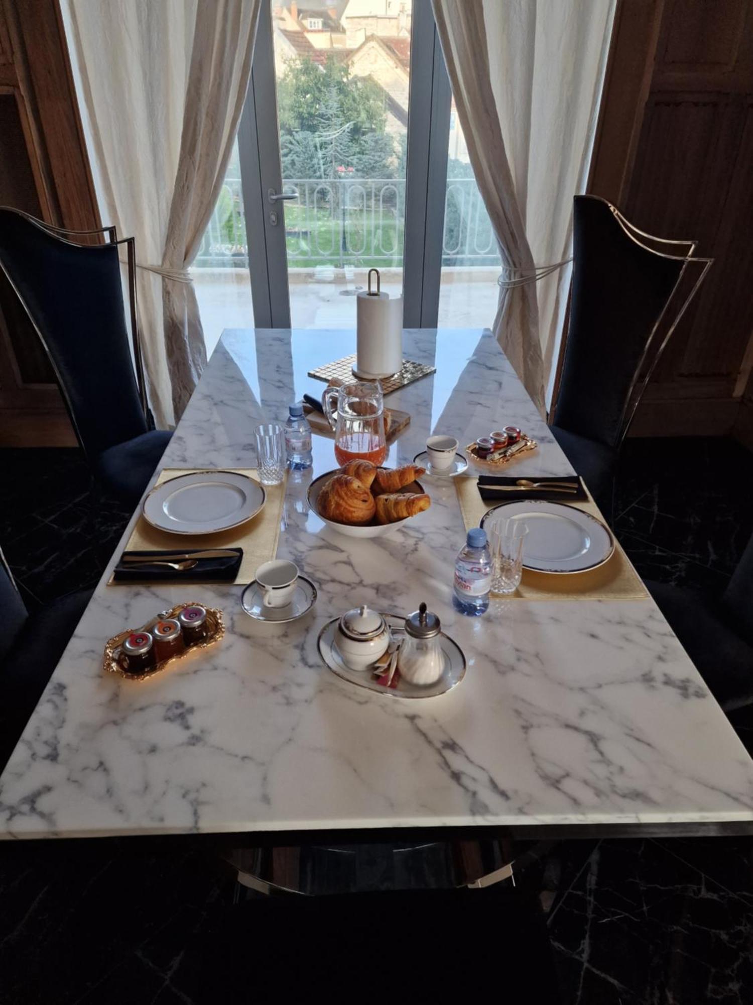 Bed and Breakfast Les Etoiles Тоннерр Екстер'єр фото